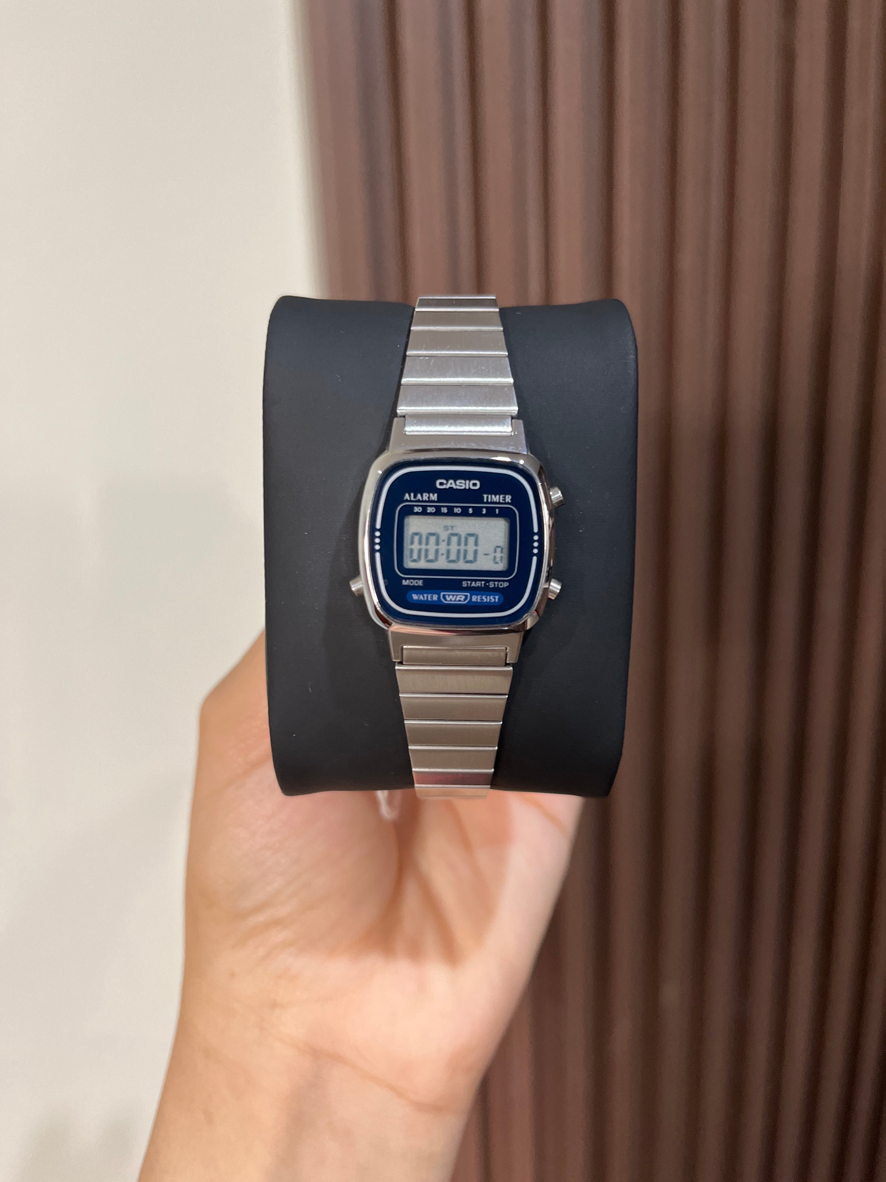 CASIO DAMA LA670WA-2D