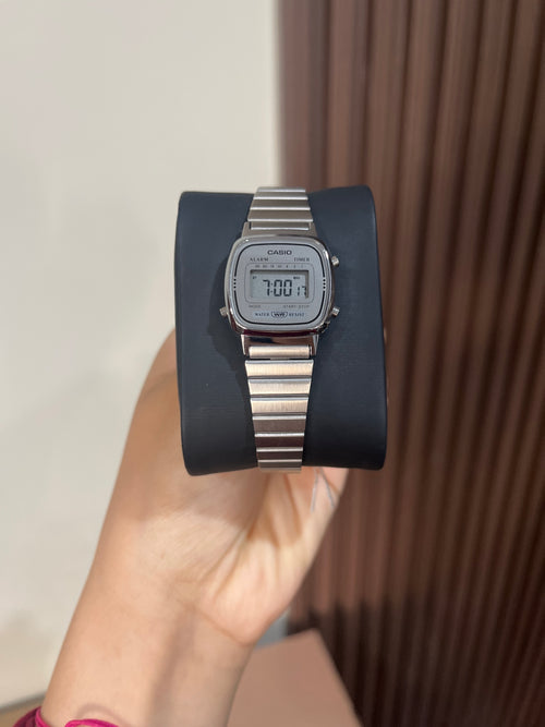 CASIO DAMA LA670WA-7D