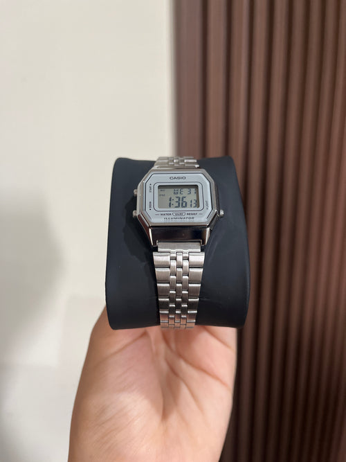 CASIO DAMA LA680WA-7DF